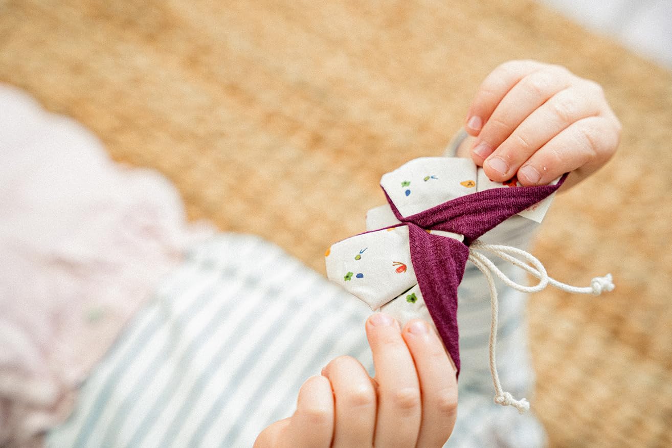 Käthe Kruse ORIGAMI - Mariposa crujiente de tela y lámina para crepitar para niños a partir de 0 años, juguete de agarre para promover las habilidades motoras