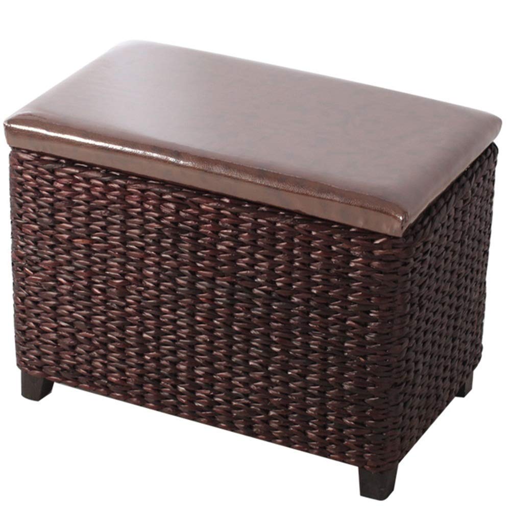 Banc de rangement en paille pour gagner de la place et ranger le salon