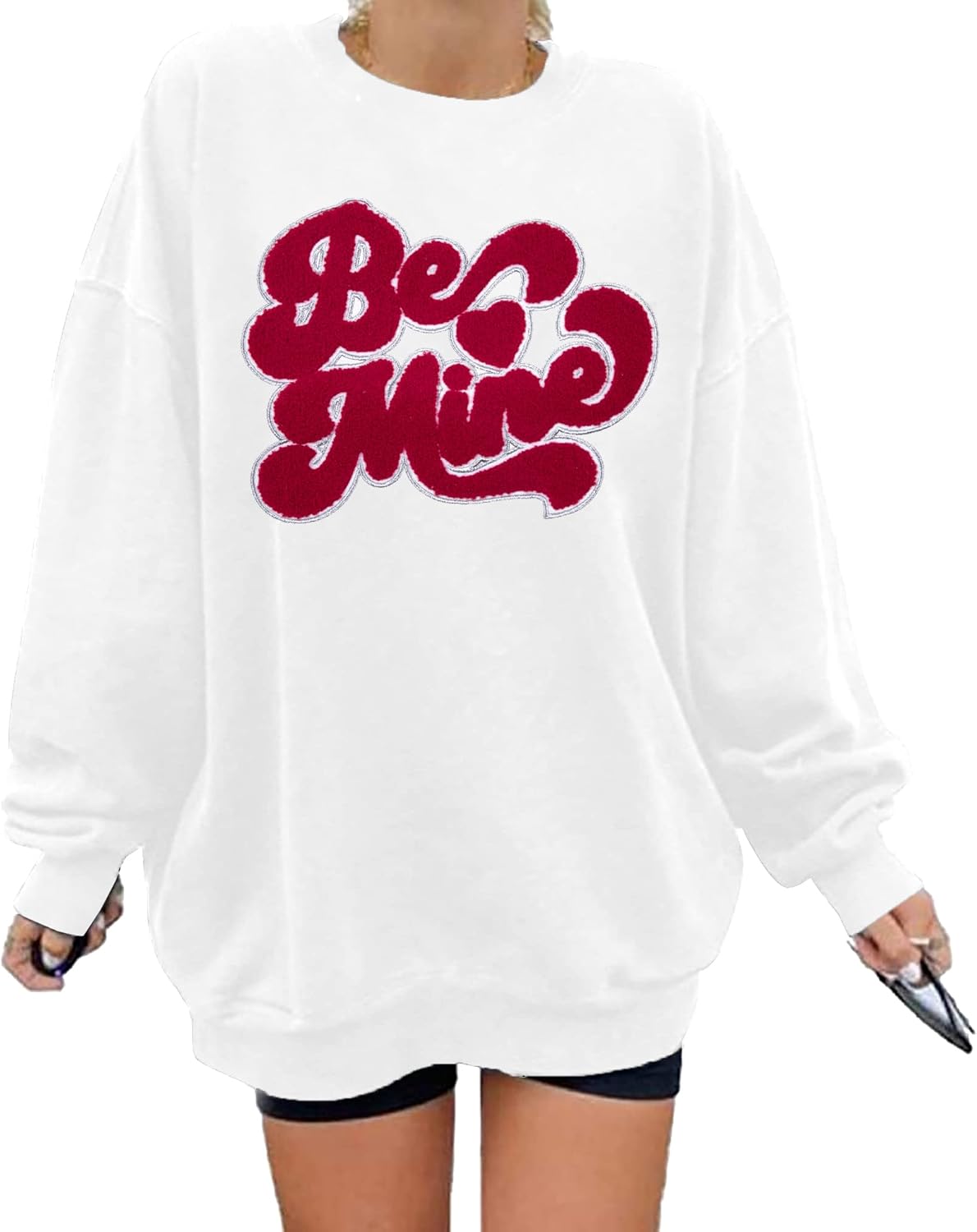 VILOVE Valentine Sweatshirts for Women Be Mine Glitter Patch Valentine Shirts Oversized Love Heart Holiday Outfits