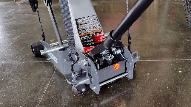 Amazon.com: Powerbuilt 2 Ton Triple Lift Floor Jack, Works on Cars