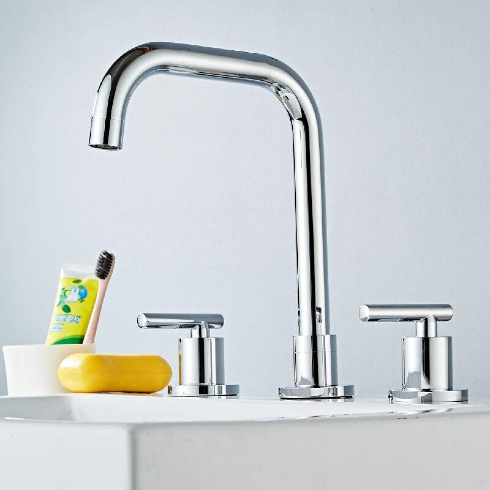 Robinet de lavabo 3 trous en laiton or et chrome pour salle de bain élégante