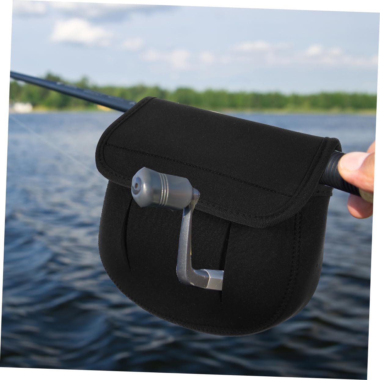 BESTonZON Fishing Reel Protective Cover Bag Durable Baitcaster Reel Case for Sea Fishing Convenient Storage Pouch Functional Protection