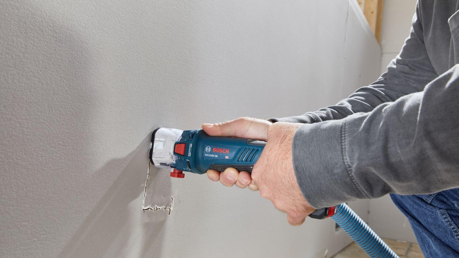 BOSCH GCU18V-30N Outil de découpe sans fil pour cloison sèche sans balais 18 V (outil nu)