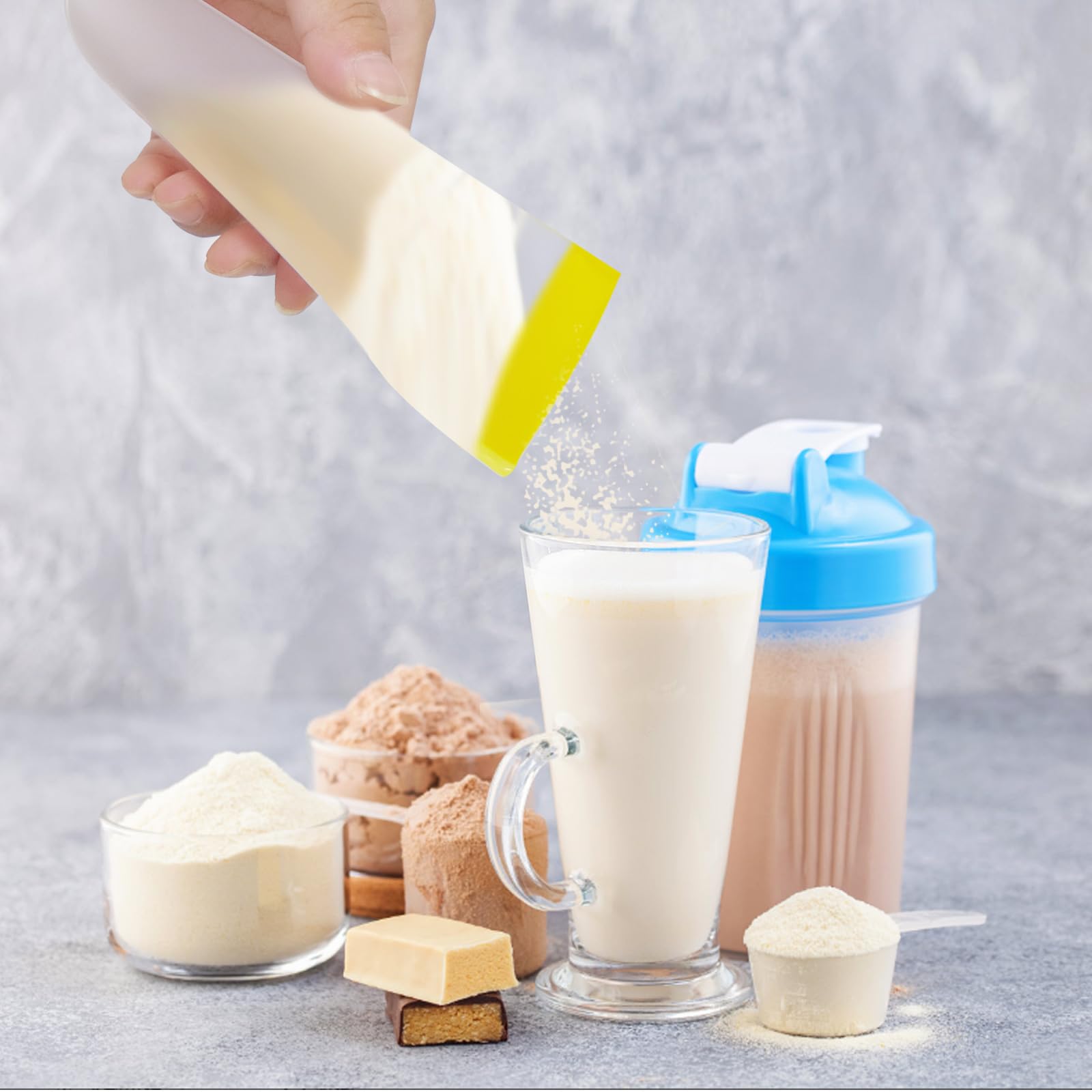 Proteinpulver-Reisebehälter-Set mit 4 Trichtern, 4 Löffeln, 4 Blatt-Etiketten, wiederverwendbarer Pulver-Ergänzungsbehälter, 28 Einzeldosisbeutel, 4 große tragbare Puder-Organizer mit