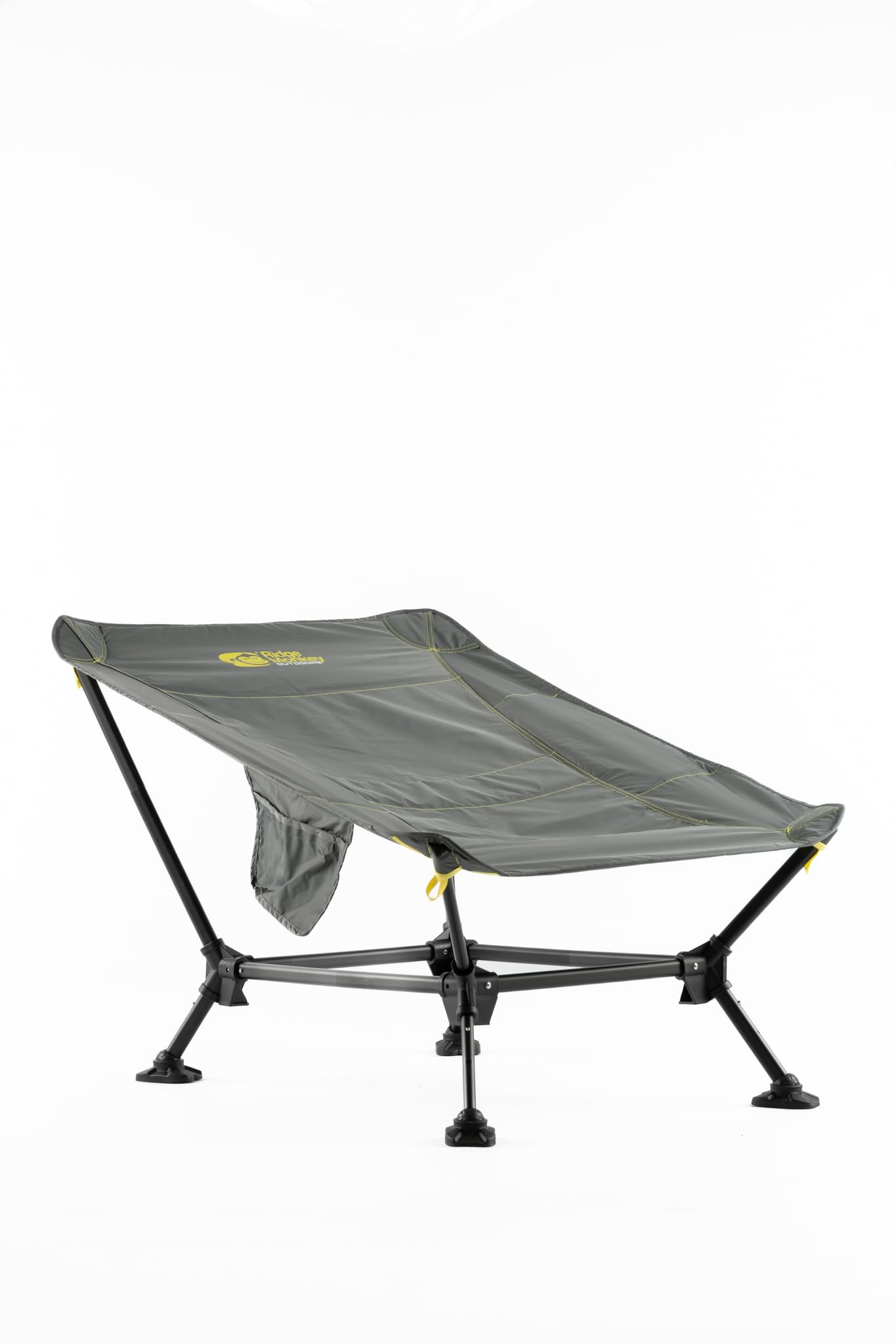 Ridgemonkey Outdoors Alta Chaise longue de camping – Chaise pliante légère à profil bas avec pieds réglables et pieds boueux – Capacité de 150 kg – Nylon 210D résistant à l'eau pour la plage et la