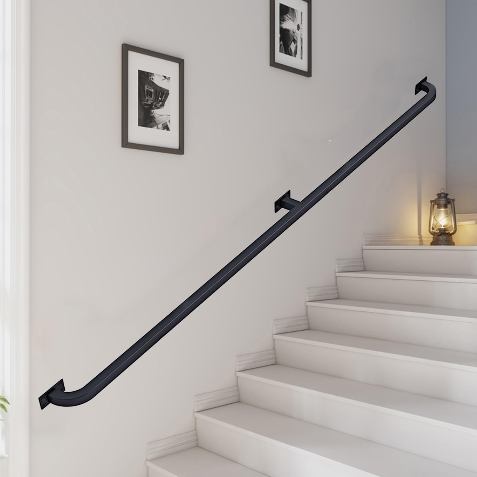 Rampe d'escalier en fer forgé noir pour sécuriser l'accès de votre terrasse et jardin