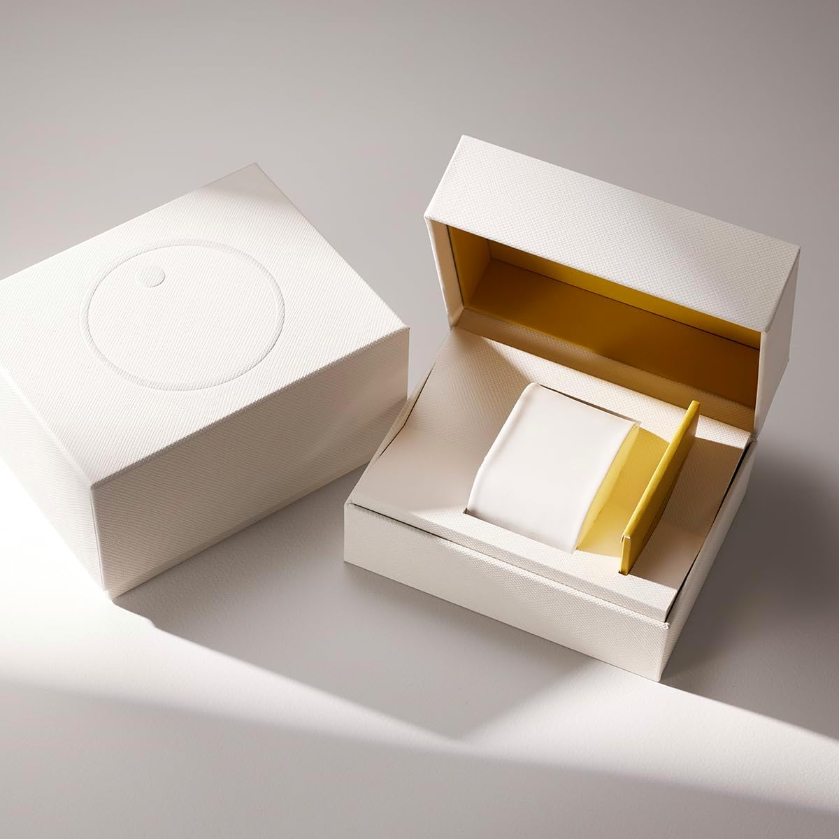 Movado Bold Quest Women's Luxury Quartz Watch - Swiss Movement, Stainless Steel Bracelet, Water Resistance 50 Meters (5ATM) - Classic Timepiece - Gift for Her - 35mm