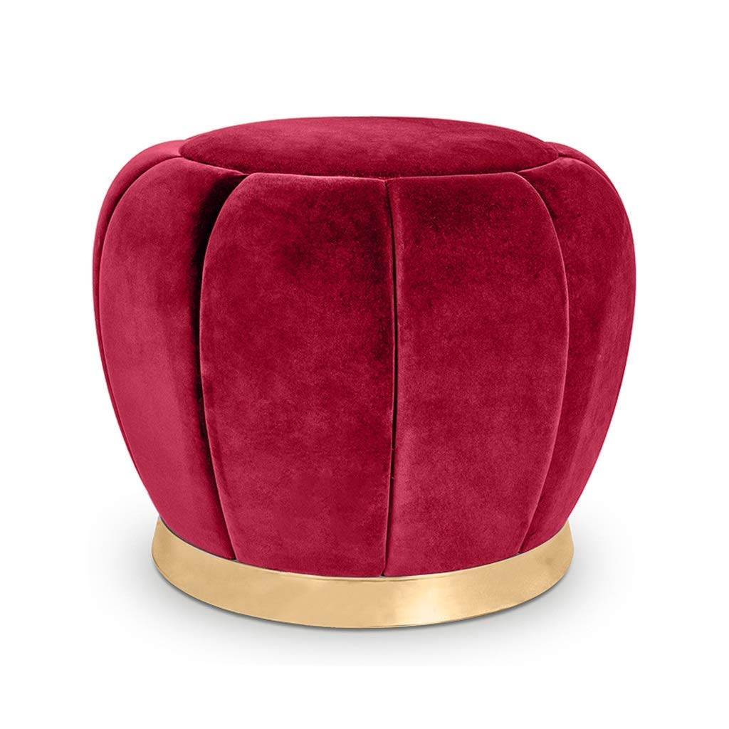 Ottoman en velours rouge pour sublimer votre coin coiffeuse