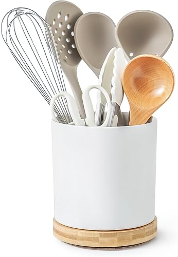 KitchenTour - Soporte giratorio de 360, recipiente grande para utensilios de cocina de 5.9 pulgadas con base de madera, soporte de utensilios de
