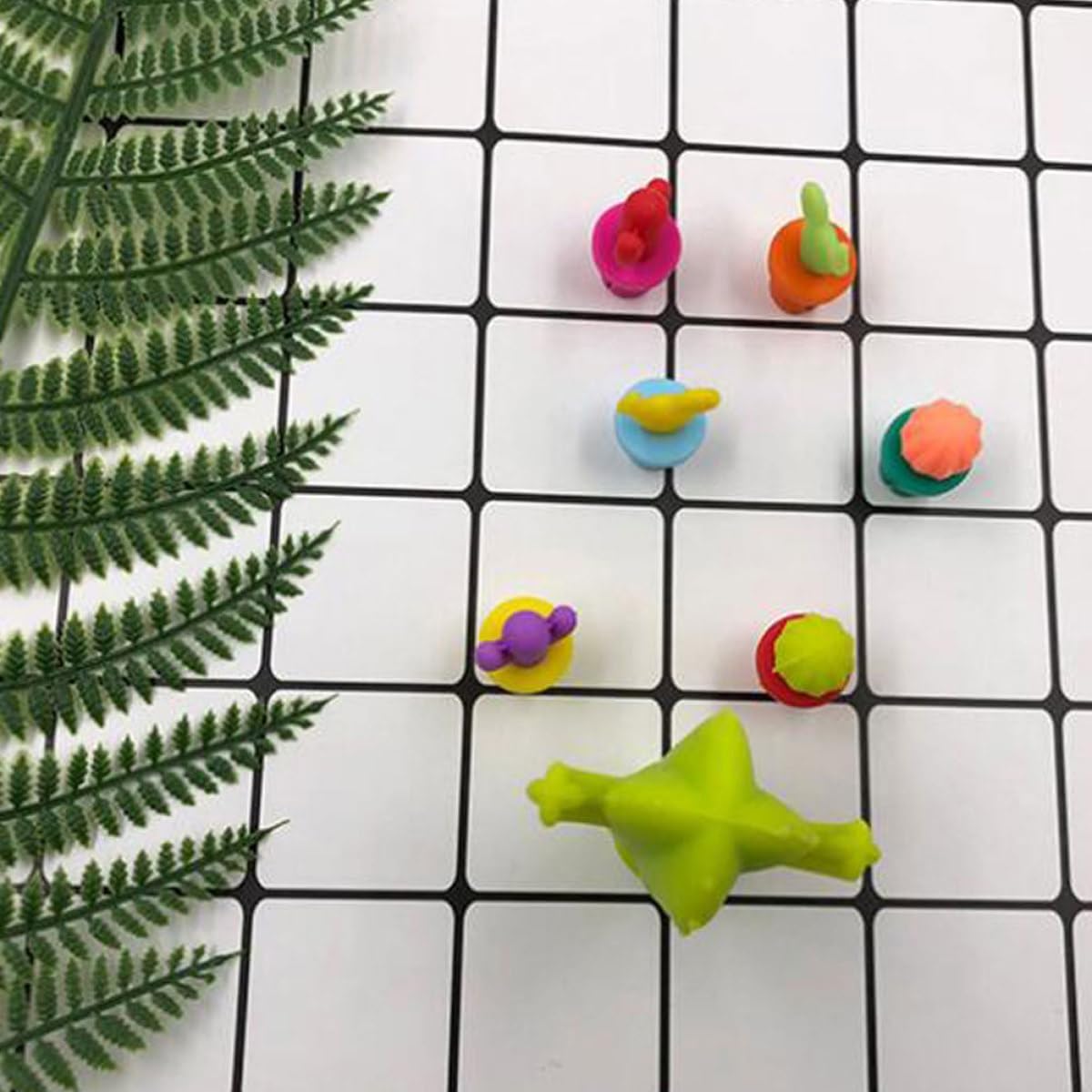 Cactus Shaped Silicone Wine Stopper and Drink Markers Set, Food Grade Beverage Bottle Caps with Seal for Wine Preservation, 2 Sets 14 Pieces Random Colors for Bar and Party Use