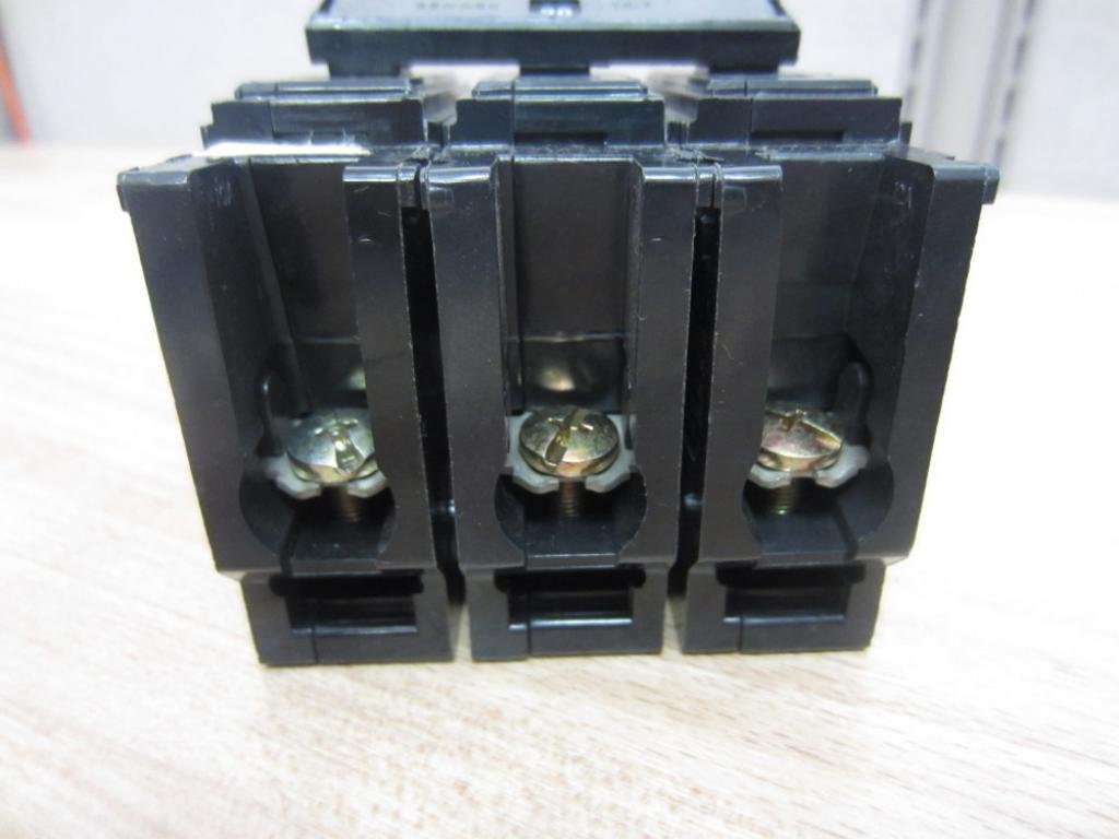 QC3020H Feed-Thru Type 3 POLE 20 AMP 3P 20A , Cutler-Hammer