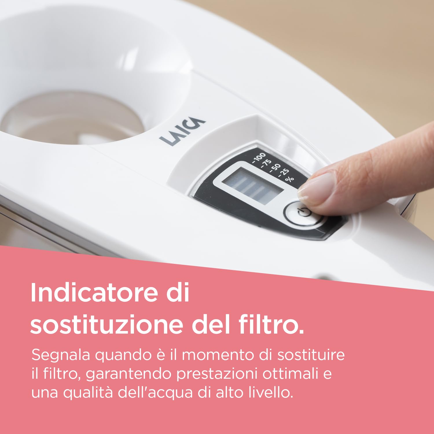 LAICA Prime Line Caraffa Filtrante - Grande Capacità di 3L - Bianca - Timer Digitale - 1 Filtro bi-flux Incluso, Preserva i Sali Minerali Utili all'Organismo e Riduce Cloro - Made in Italy
