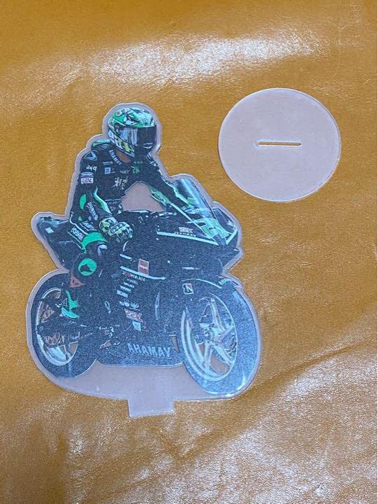 Amazon.co.jp: 陳情令 王一博オートバイ姿アクリルスタンド : おもちゃ