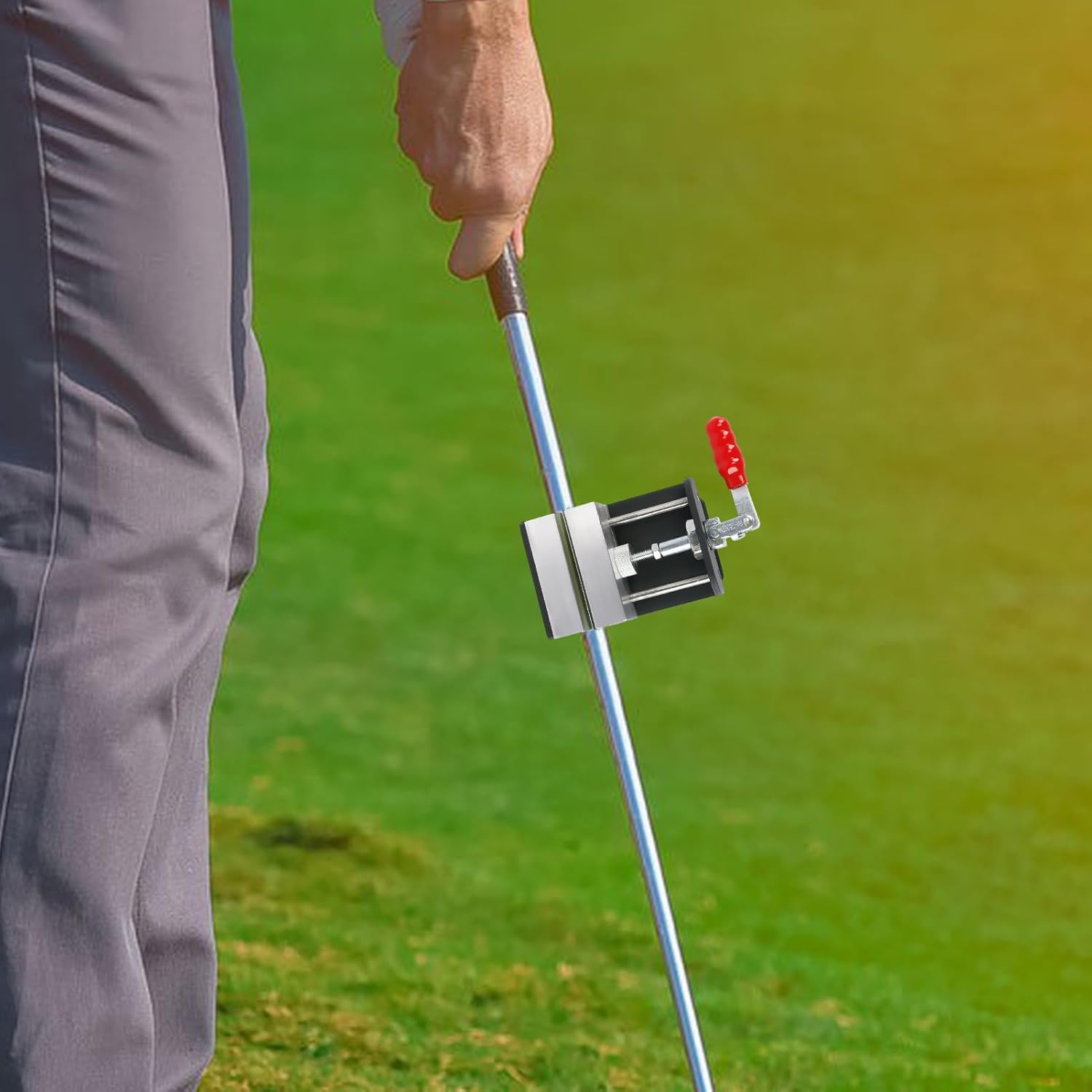 Golf Shaft Clamp - Aluminum 14.2 X11x7. 3 Cm | Club Holder Vise | Golf Grip Replacement Kit, Easy to Clamp Hand Retainer Push Rod Swing Cļamp Remover Saver Gripping Tool
