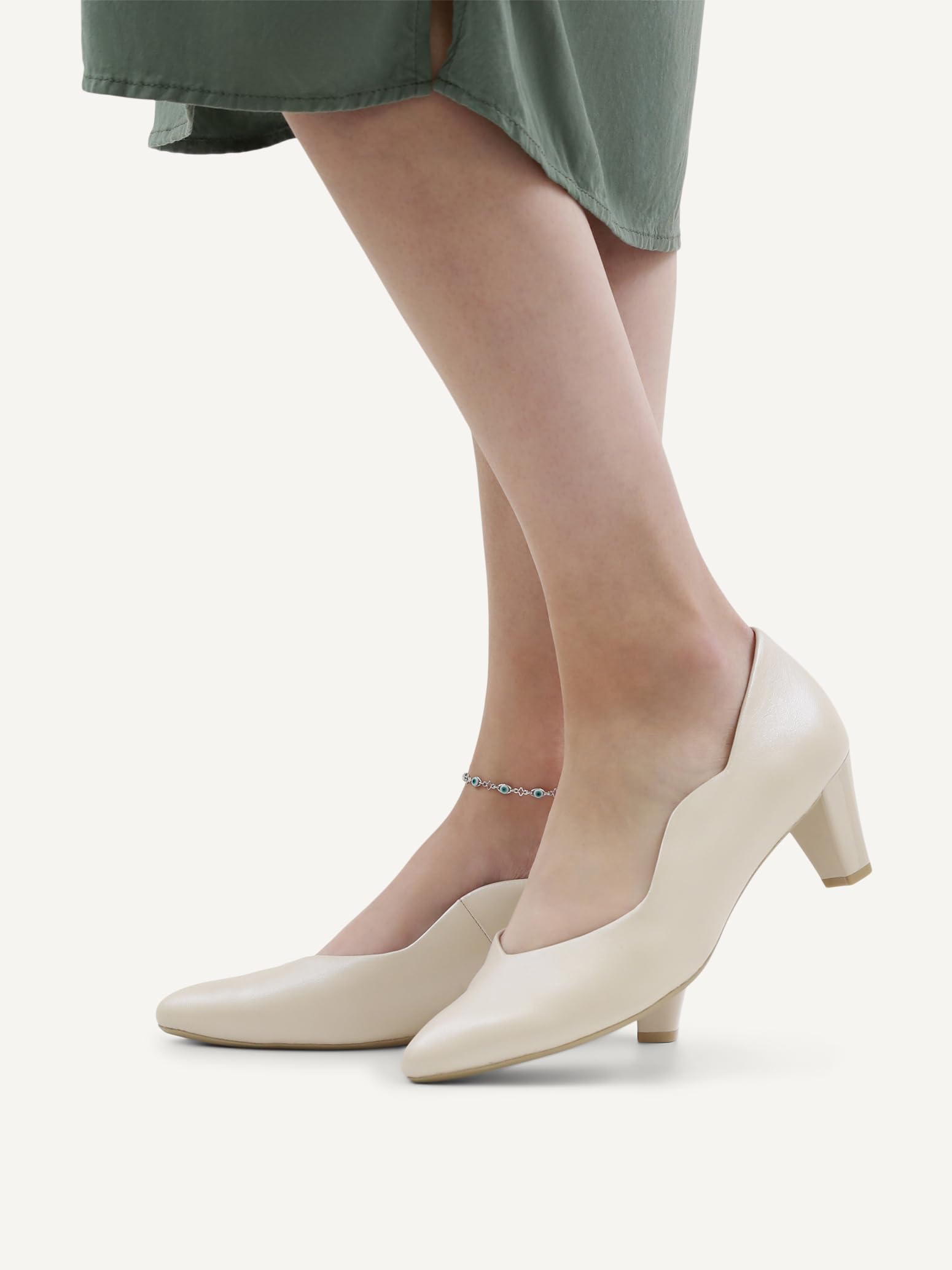 CAPRICE Damen Pumps aus Leder mit Trichterabsatz
