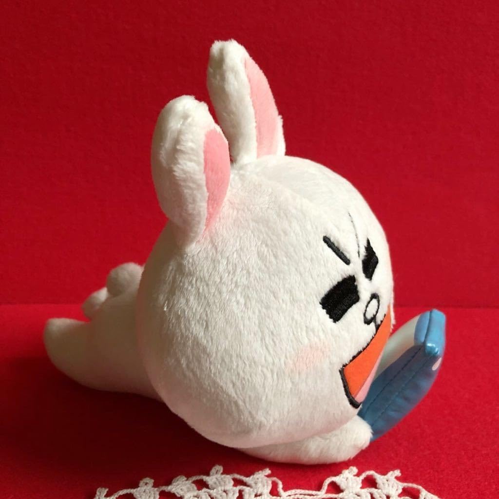 LINEコニーぬいぐるみスマホ見るコニー