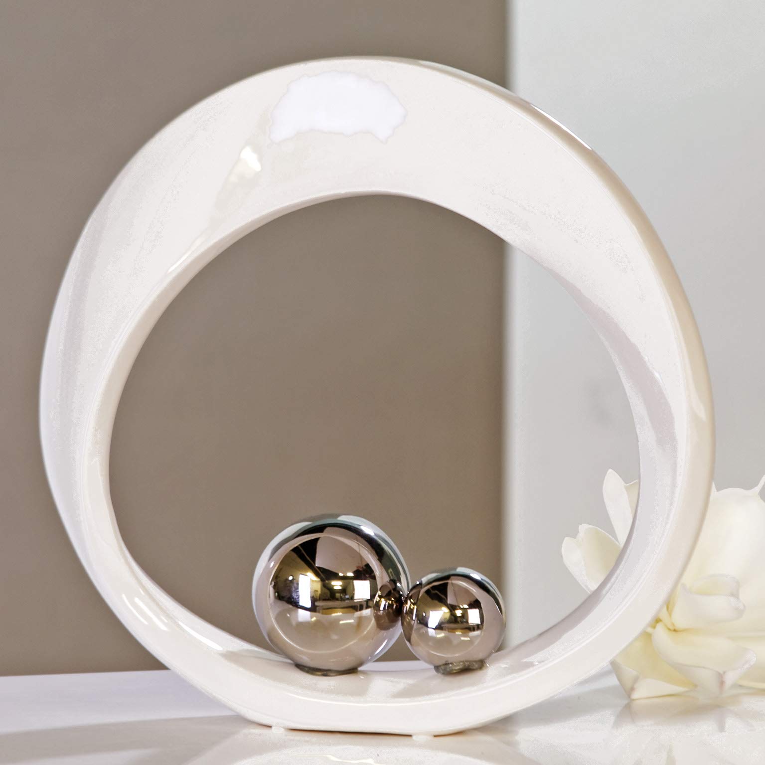 Moderne Skulptur Spin weiß/silber aus Keramik Höhe 32 cm