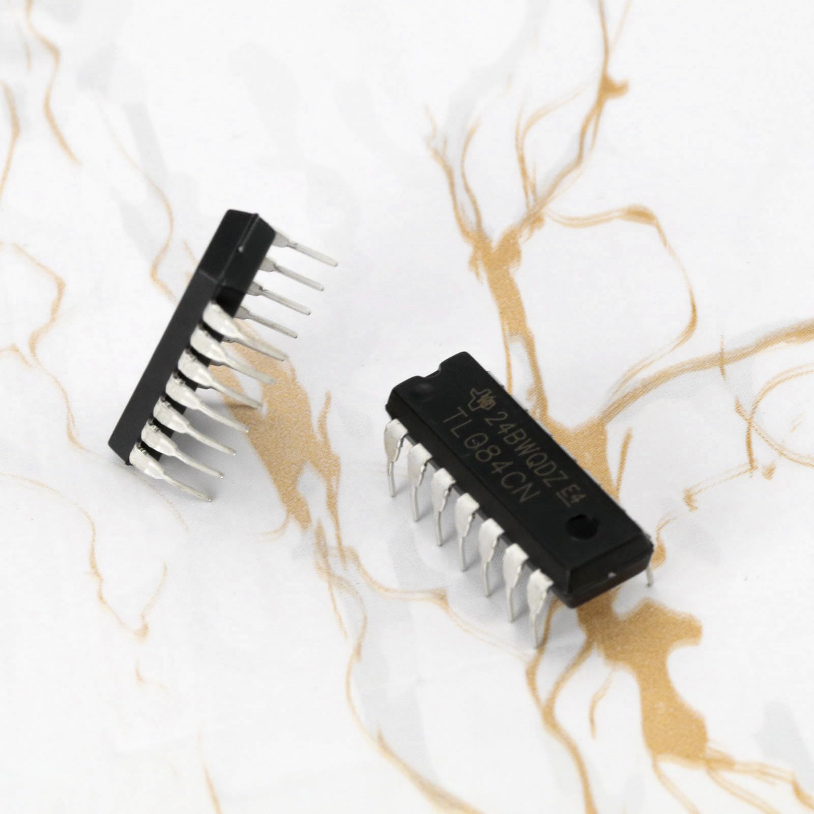 OTOTEC 20 Pezzi TL084CN Amplificatore Operazionale Di Ricambio TL084 Chip IC Amplificatore Operazionale DIP-14 Chip Di Ingresso JFET A Basso Rumore Per Elaborazione Del Segnale Audio