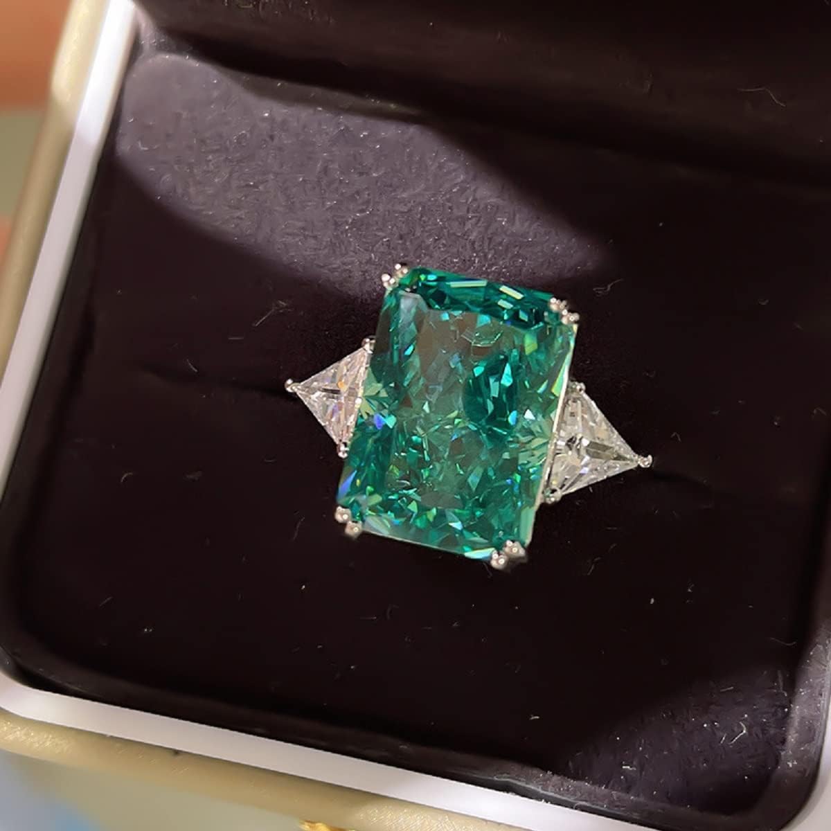 Vintage Luxury Pure 925 Sterling Silver Square Emerald Green Zircon Engagement Finger Rings for Women Jewelry Sparkling Green CZ Gemstone Promise Rings