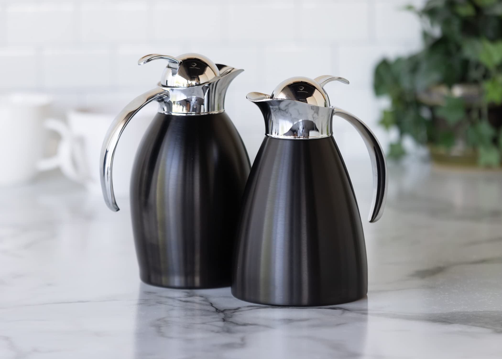 Service Ideas MAR10BSPBBX Marquette Series, Vacuum Insulated Carafe, Stainless Vacuum, 33.8 Ounce, Black Onyx