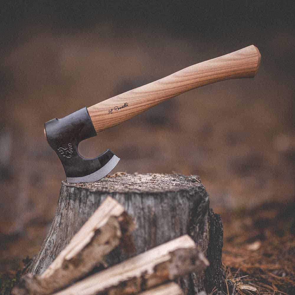 H. Roselli Carbon-Stahl-Axt R860D mit kurzer Schaft aus roter Ulme für Garten, Wald & Camping - Zum Holzspalten, Hacken & Entstehen mit Klingenschutz aus Leder