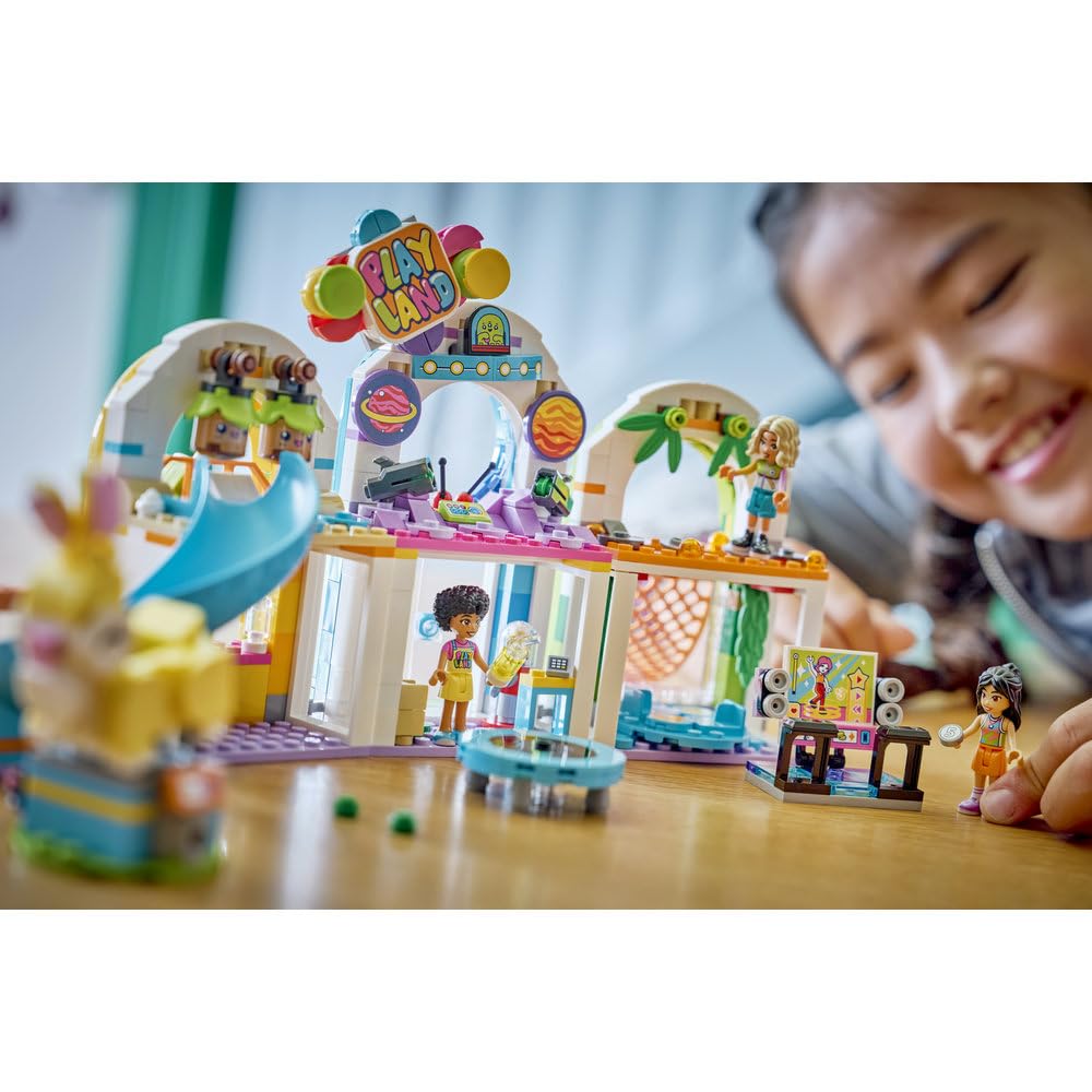 LEGO Friends Niezwykła sala zabaw 42686 | Sala zabaw, kreatywny zestaw, prezent dla dziewczynki i chłopca 7+, 668 elementów