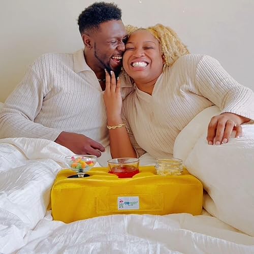 Miniatura 3 de Cup Cozy Pillow (amarillo) como se ve en la televisión, el mejor portavasos del mundo. Mantén tus bebidas cerca y evita derrames. Utilízalo en