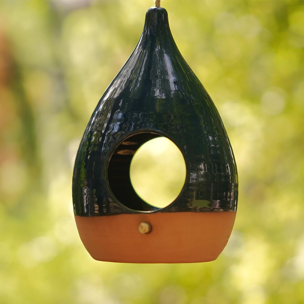 Keramik Vogelfutterhaus zum Aufhängen | Handgefertigtes Vogelhaus | Futterspender für Wildvögel | Gartendeko | Winterfest | Modell Nachtblau Keramik