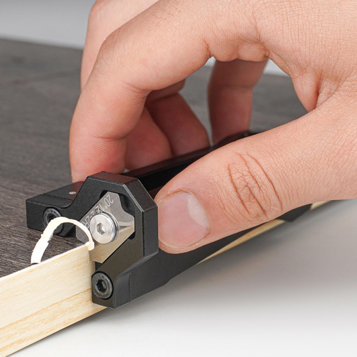 Manual Planer Suitable for 0.8-2.0mm Thickness Edge Banding Tool with Stainless Steel Blade Carrying a Tool Bag for Polishing and Cutting Wood Surfaces for Woodworking