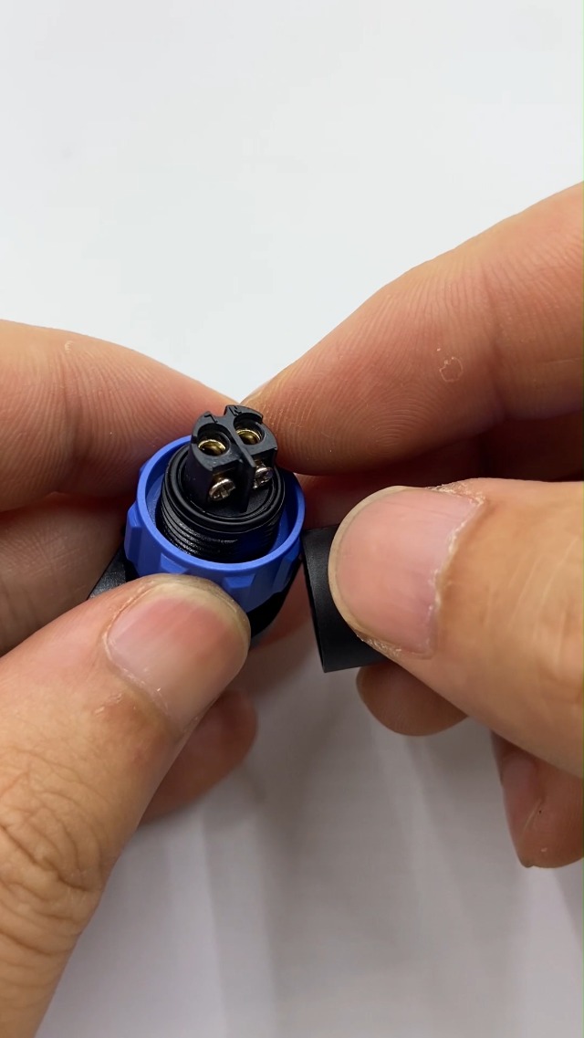 Connettore Elettrico Connecteur Aviation SP17 2 Broches - IP68 étanche, Sans Soudure - Pour éclairage Extérieur Prise Aviation Sertissage
