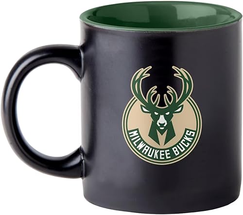 Boelter Brands Taza de café negra mate de dos tonos, logotipo del equipo de la NBA con color interior del equipo (Milwaukee Bucks)