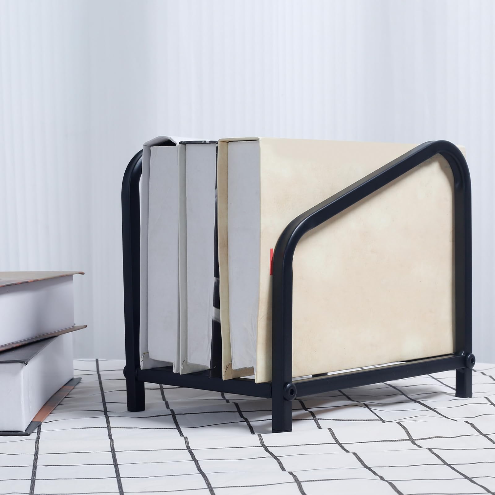 MABCIRY Vinyl Record Holder, Metal Record Storage Rack, Vintage Magazine Holder, Exquisite Vinyl Record Stand, Magazine Rack Vinyl Record Storage Shelf for Albums Books Magazines Files Black