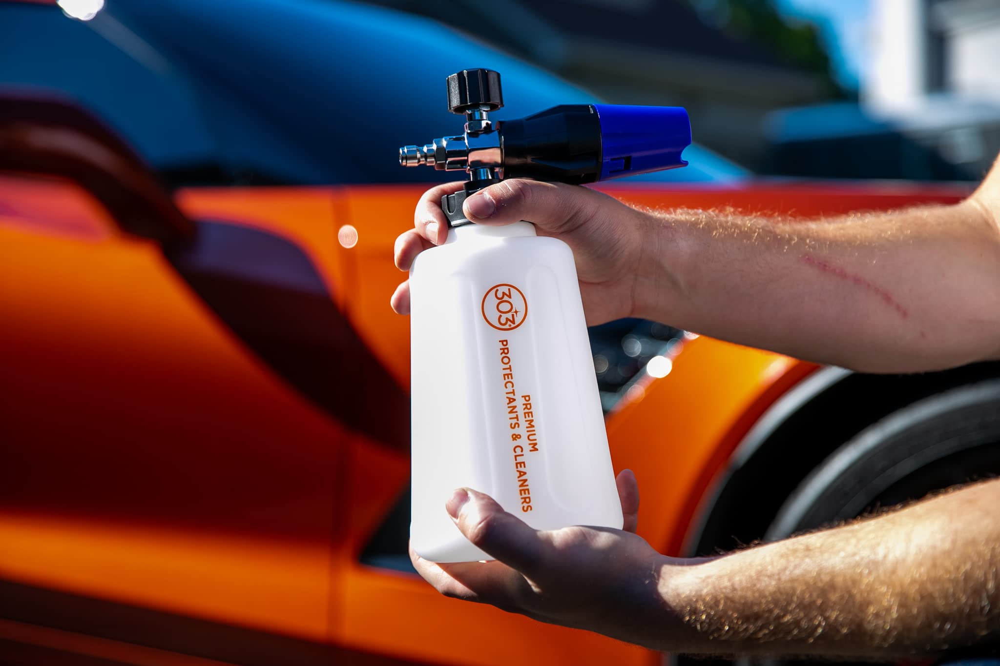 303 Products Schaumkanone - Schaumpistole für Hochdruckreiniger - Korrosionsschutzarmatur aus Edelstahl - Schaumsprüher mit Verstellbarer Düse für Waschanlagen - 2 Liter Reservoir (39030) | Erzeugt dicken Reinigungsschaum mit einstellbarer Sprühsteuerung