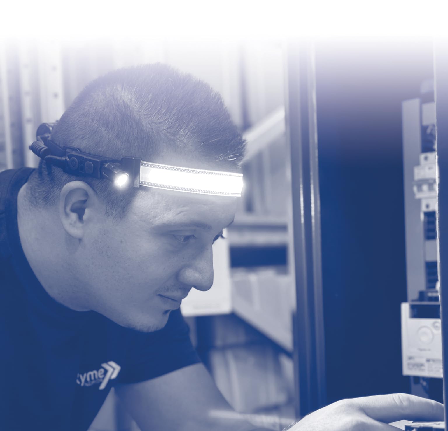 Ryme Automotive Lámpara Frontal LED 500 Lúmenes – Sensor de Movimiento, Carga USB-C, IP54, Luz Principal COB + Luz Puntero 200Lm, Ajustable y Ergonómica para Trabajo, Inspección y Deportes