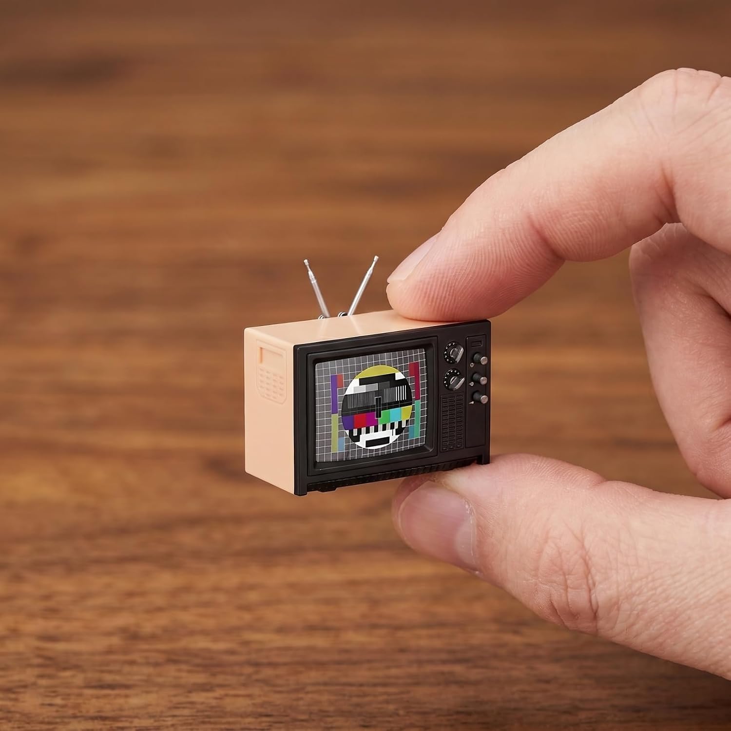 Lurrose Tiny Tv: 1: 12 Dollhouse Miniature Television for Doll House Entertainment Center - Micro Miniatures Furniture for DIY Dollhouse Scene