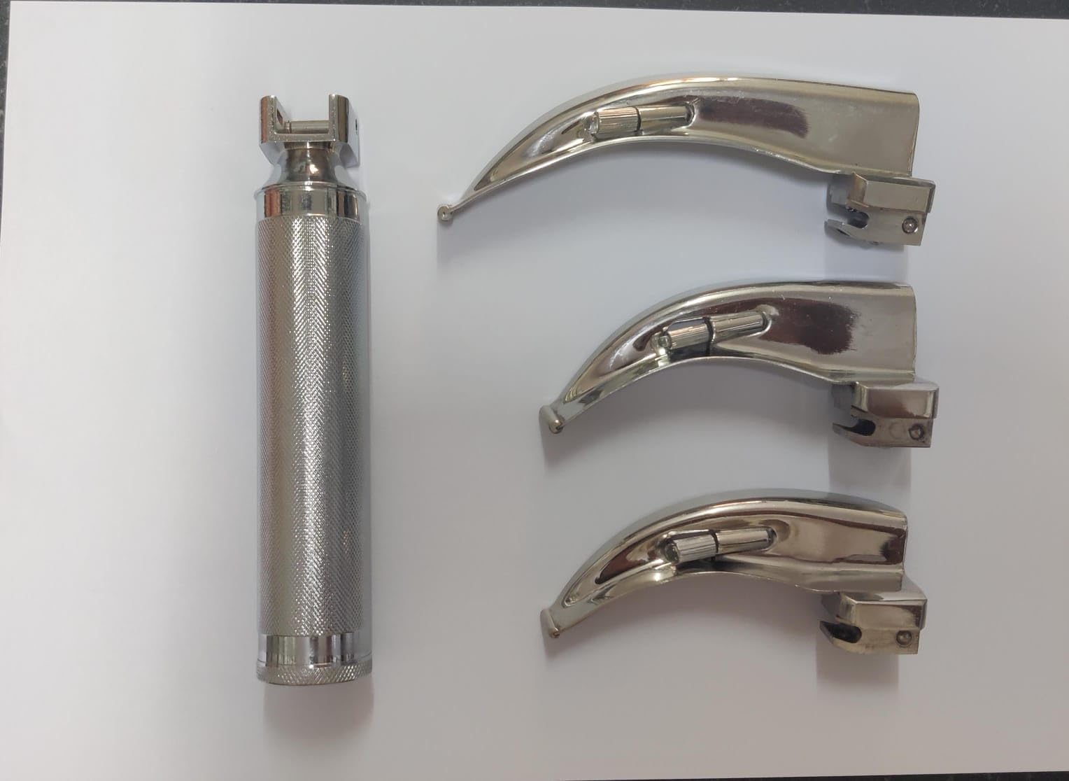 Medical LED Laryngoscope set of 3 Macintosh blade | Adult Size (B0D5HWS71T) Amazon Price History, Amazon Price Tracker