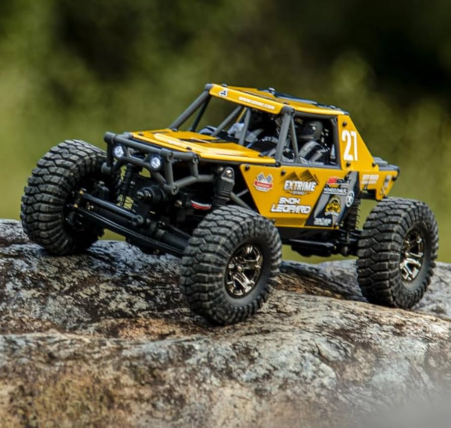 UDIRC  LEOPARD 1/24 4WDラジコンカー Amazon.co.jp: P.D UDIRC 2.4GHz 4WD 1/24 RTR スノーレオパード 比例
