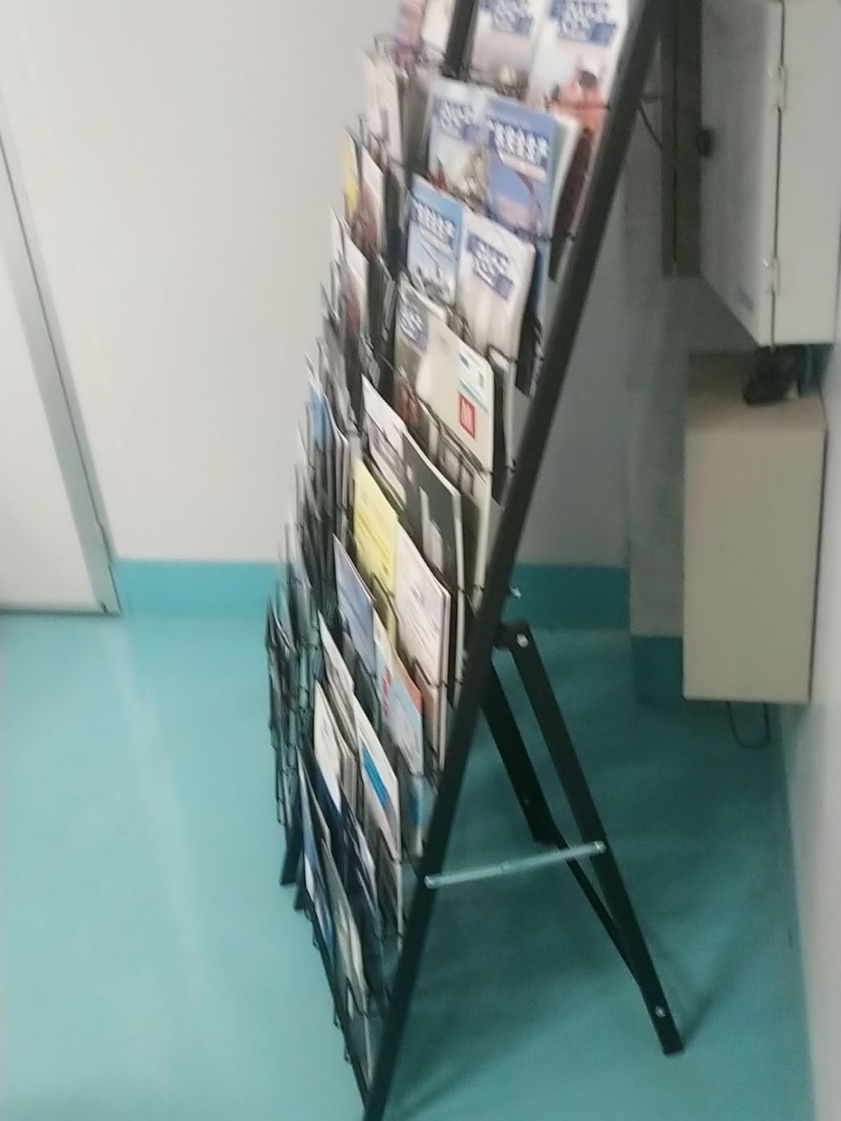 Espositore da Terra 10 Tasche Supporto per La Brochure di Caricatore Pieghevole, Porta del Supporto per Opuscoli In Metallo Portatile per Showroom, Organizzatore di Brochure Multiuso