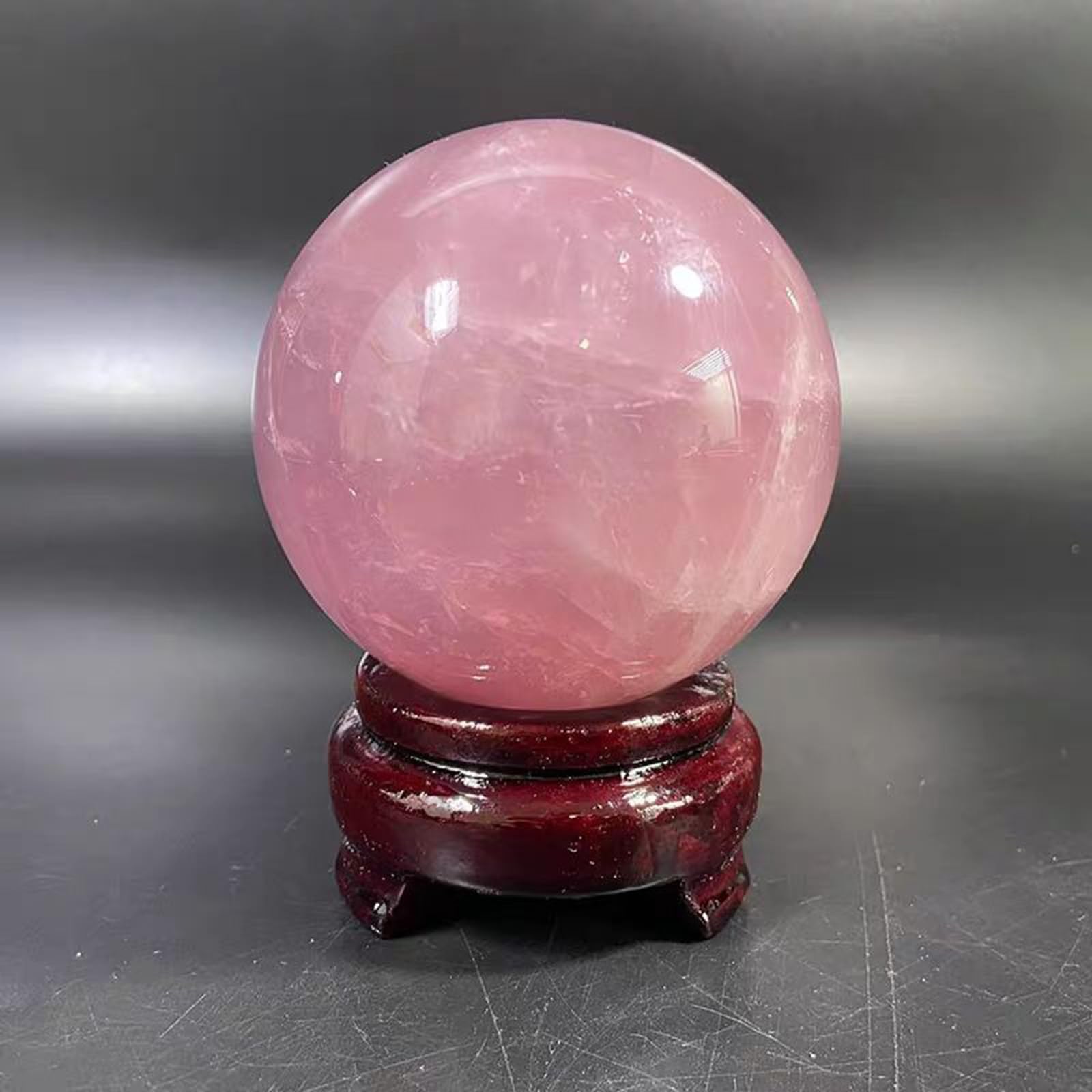 Kryształowa kula Fengshui Naturalna różowa kryształowa kula z kwarcu różowego z drewnianym stojakiem do wróżenia, medytacji, dekoracyjna magiczna kula kwarcowa,12cm/4.7in