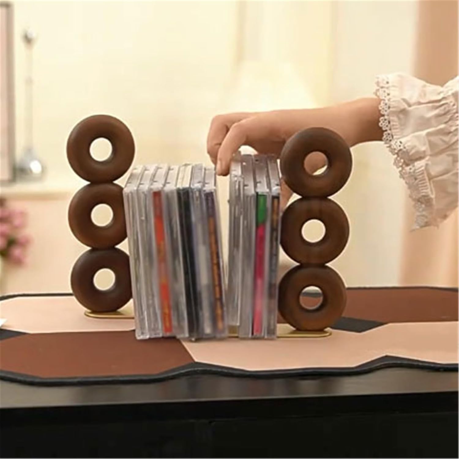 Record Holder Industrial Style Desktop Wooden Vinyl Records Rack with Brass Base for Home Office Lounges Record Display Rack