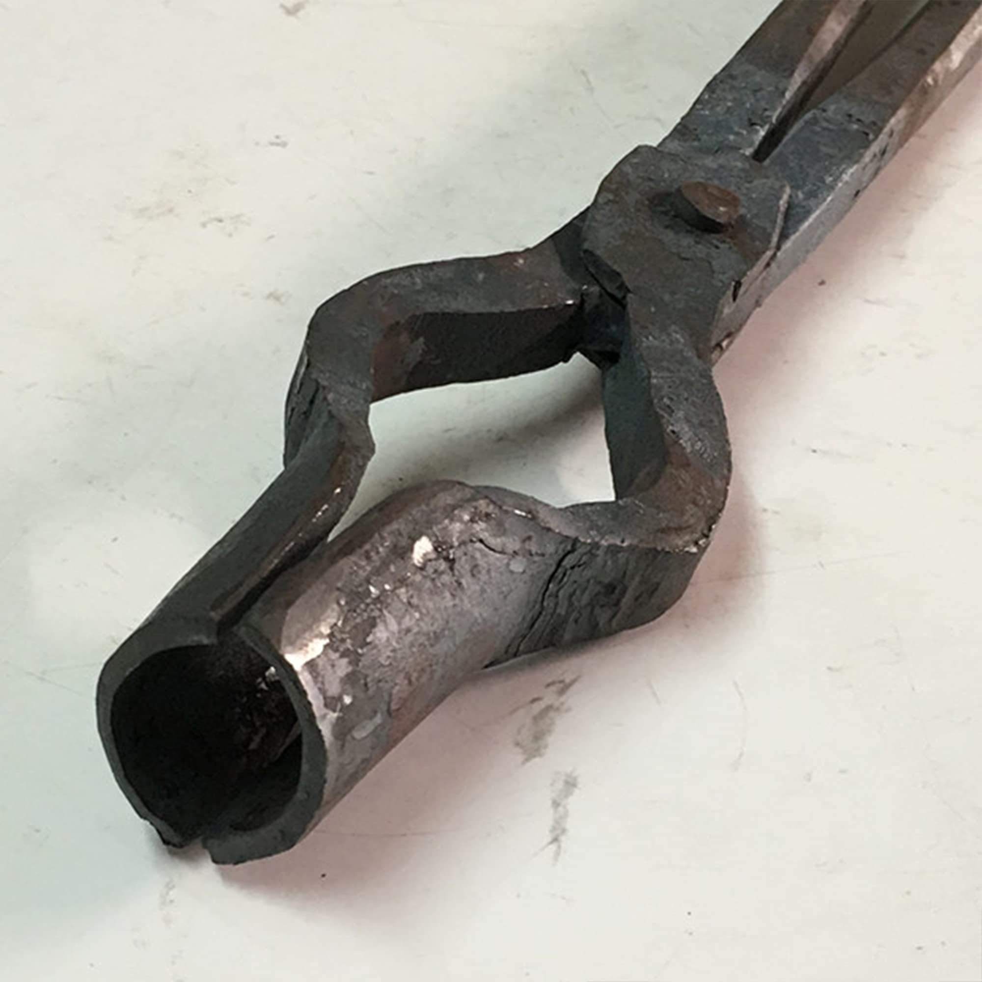 Schmiedezange Schmiedezange mit runder Nase Zange für Ambossmesserherstellung Schmiedezange 500mm Länge Schwarz für Ingenieur-Schmiede-Schmiede