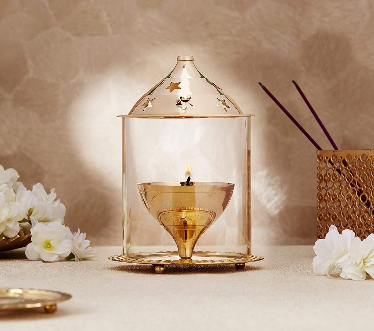 Lampada a olio Diya in ottone con copertura in vetro – Tradizionale Puja Deepak per casa e tempio – Fiamma durevole con elegante design a stelle