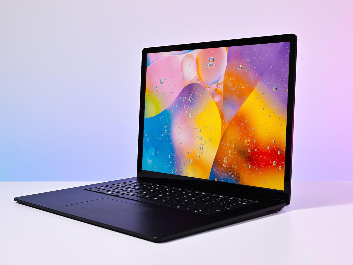 Microsoft Surface Laptop 3 Ordinateur portable tactile 13,5" (2256 x 1504), Intel Core i5-1035G7, 8 Go de RAM, SSD 256 Go, clavier QWERTY, noir, Windows 11 Pro (reconditionné)