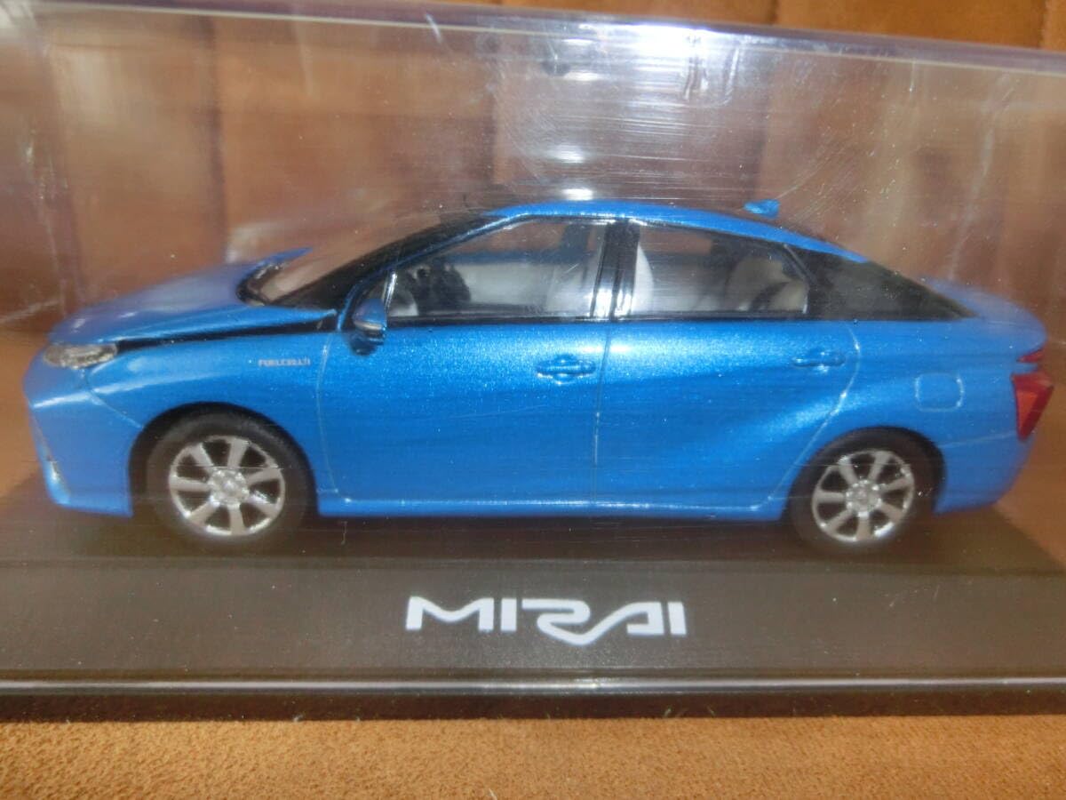 Amazon.co.jp: カラーサンプルミニカー ミライ MIRAI 1/30スケール