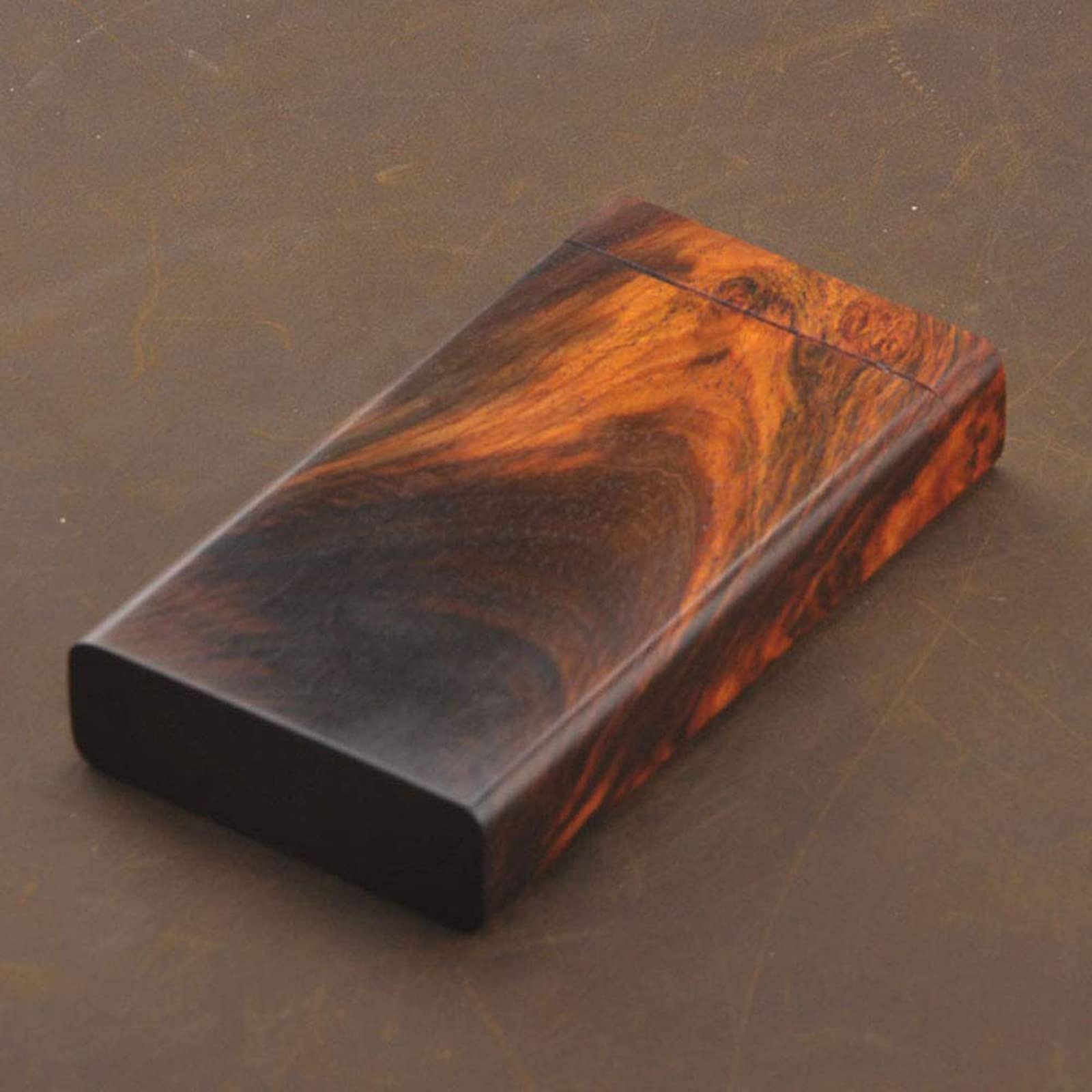 Etui na papierosy Slim Portable Drewniane etui na papierosy Magnetyczna adsorpcja Clamshell Kreatywny design sterowania Etui na papierosy