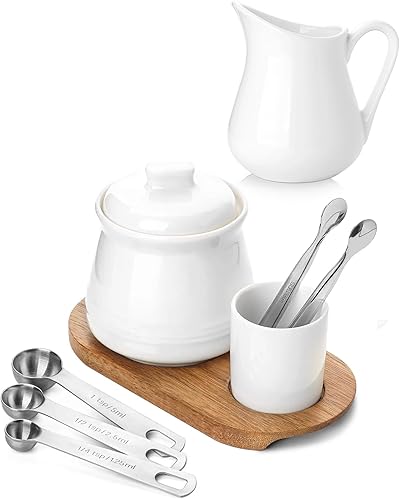 Nucookery Juego de azúcar y crema de cerámica, azucarero con tapa y cucharas medidoras, jarra de crema de 8 onzas, color blanco