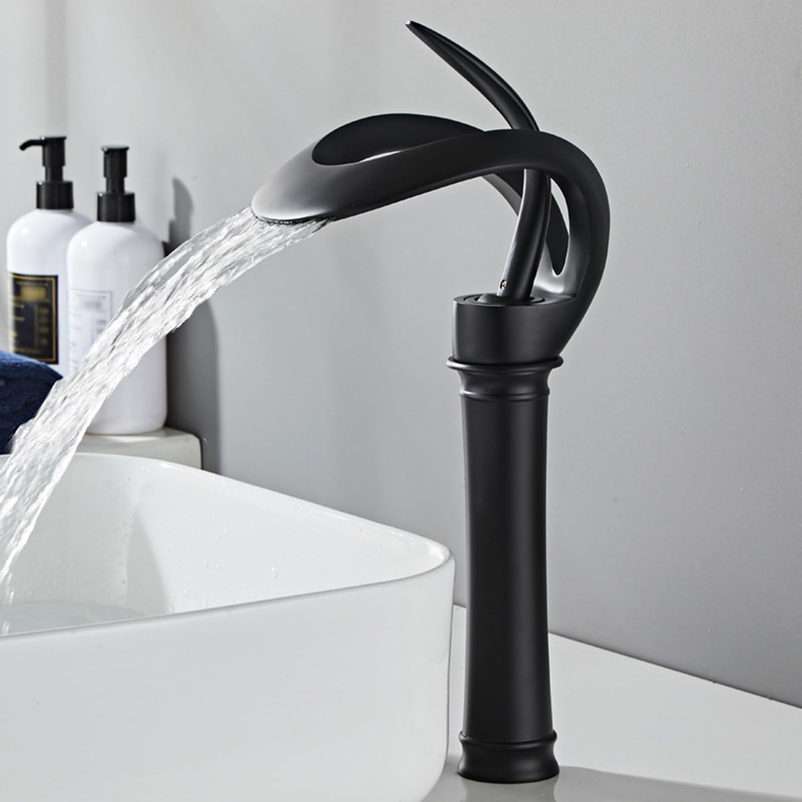 Mitigeur de lavabo de salle de bain cascade noir mat avec tuyaux inclus