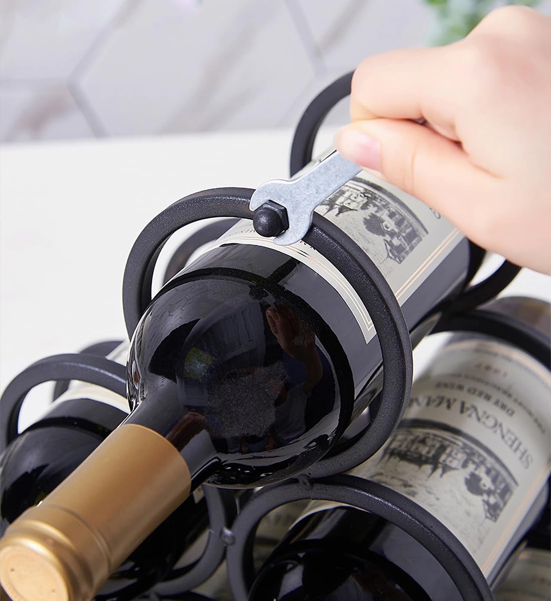 Estante de vino pequeño de mesa para 6 botellas, triangular, soporte independiente para botellas de vino, gabinete de despensa, soporte de almacenamiento de vino, organizador de botellas para 3