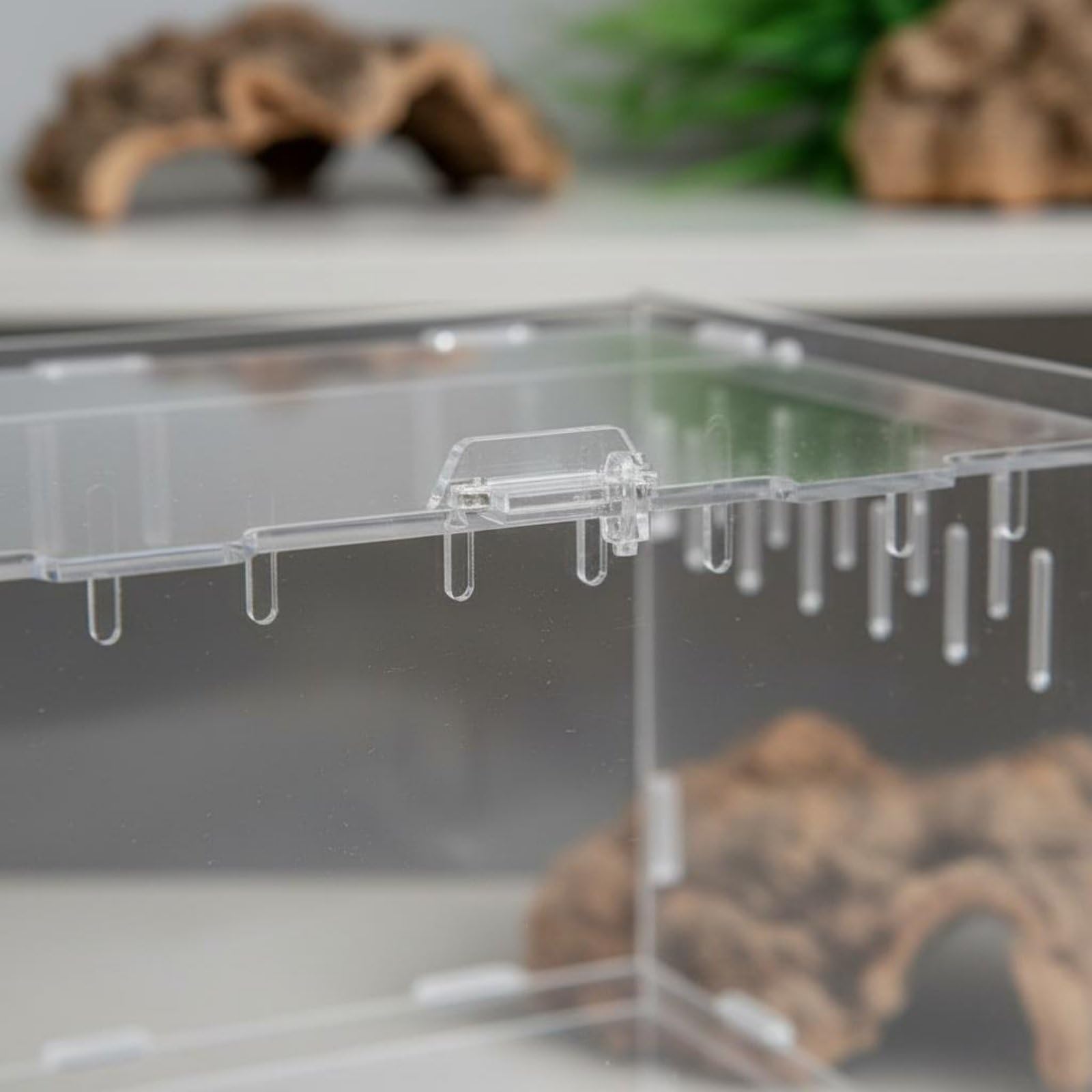Terrario Acrílico Transparente con Diseño Panorámico y Ventilación Lateral Tapa Hermética y Cierre Seguro Montaje Sencillo Adecuado para Reptiles, 30-20-15 W