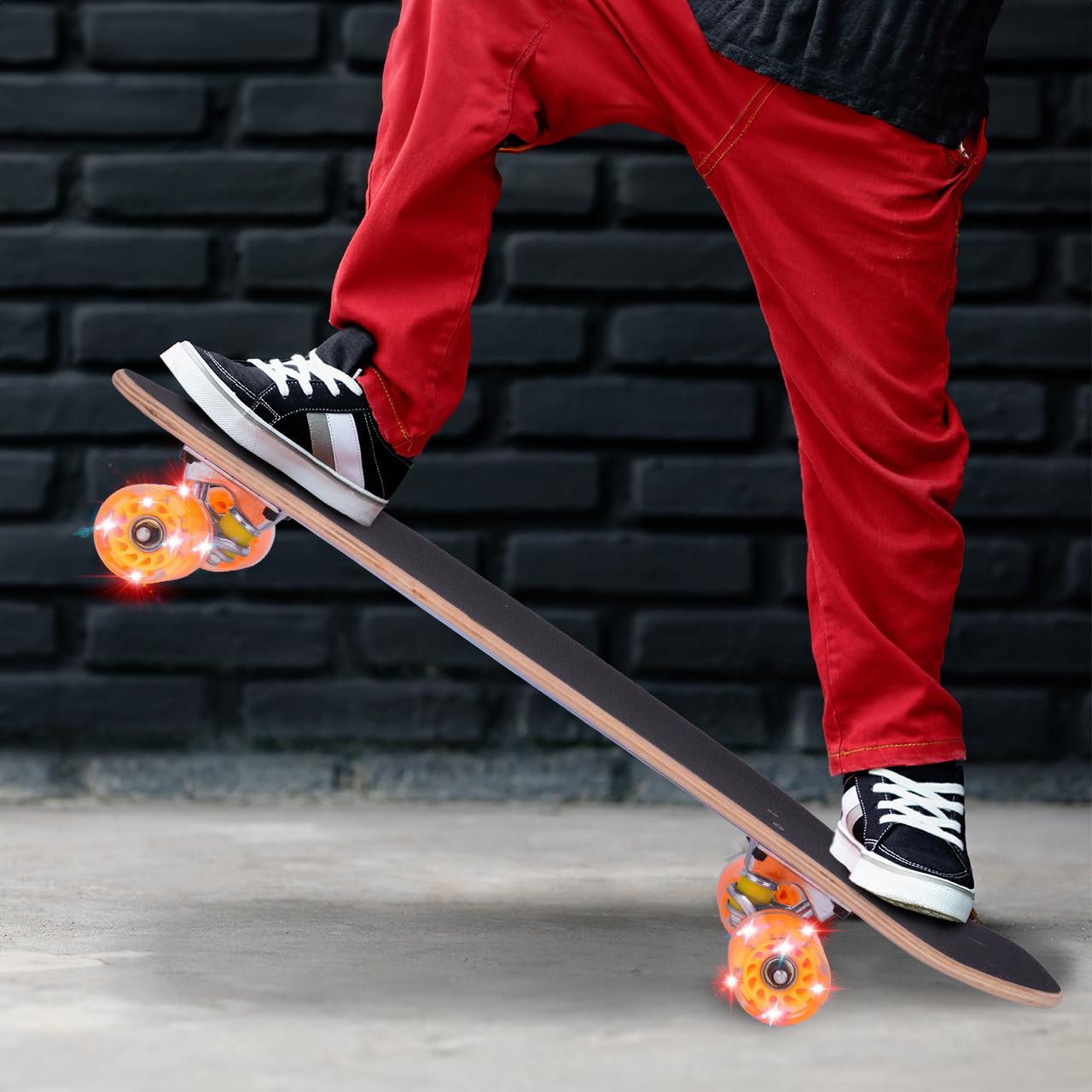 MalPlay Skateboard Holz Leuchtende LED-Räder Deck 71cm Funboard Holzboard Gummi ab 6 Jahren bis 100 kg